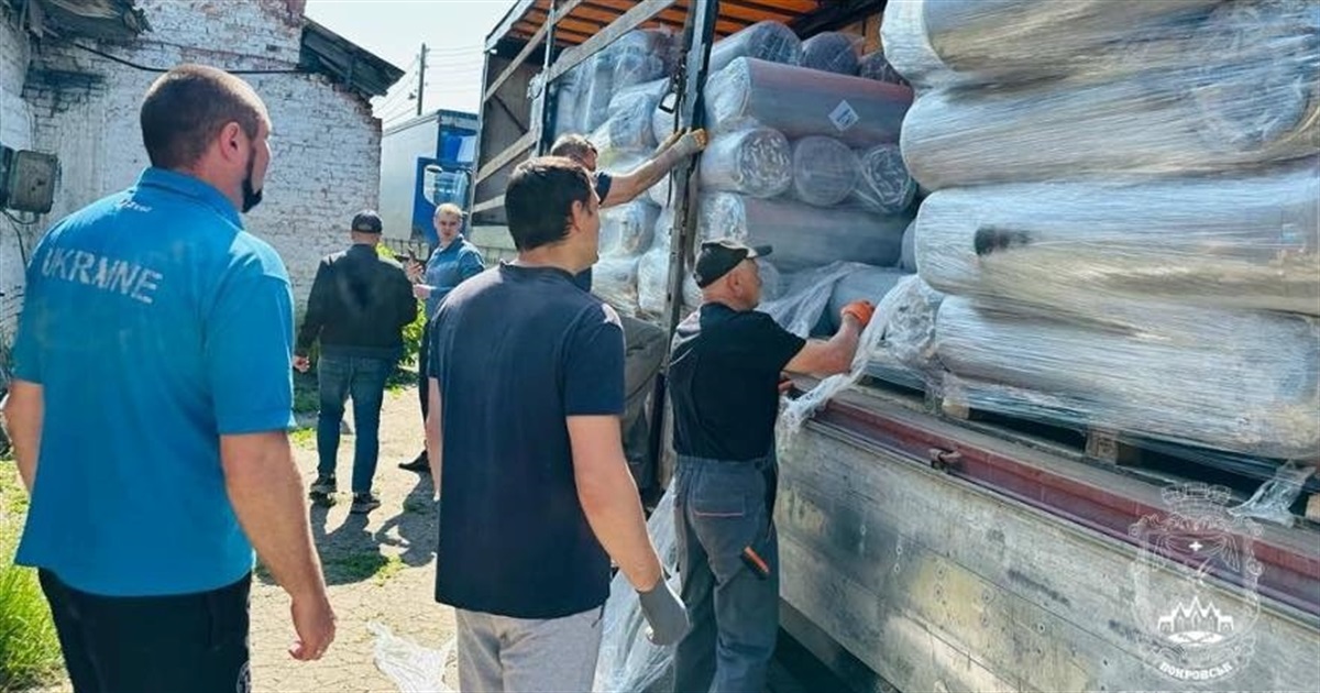 “Проліска” привезла в Покровськ три вантажівки гуманітарної допомоги. Що саме і для кого