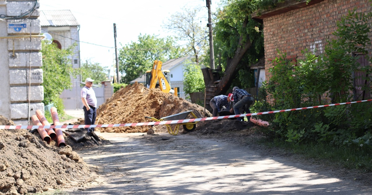 У Жмеринці замінюють частину самопливного колектора: ремонт колодязів та заміна труб