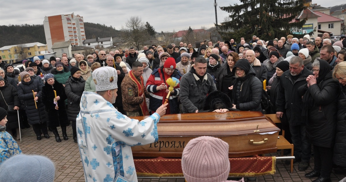 У день свого 30-річчя додому «на щиті» повернувся воїн із Заводського, дружині у березні народжувати
