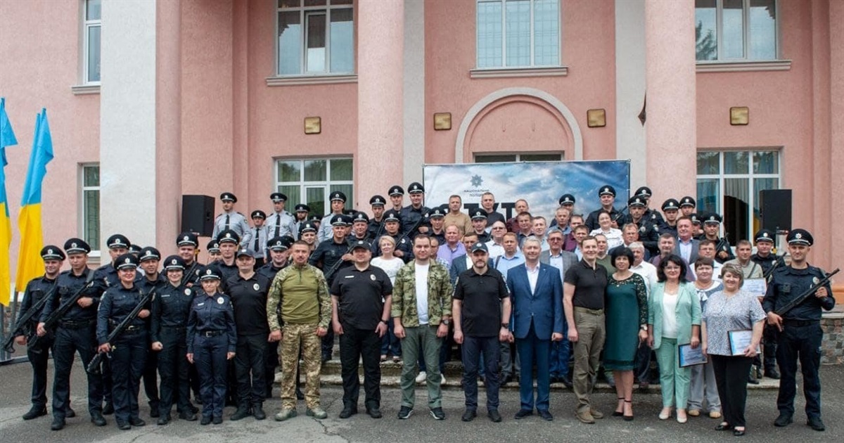 В рамках проекту «Поліцейський офіцер громади» три громади Білопільщини отримали нові авто