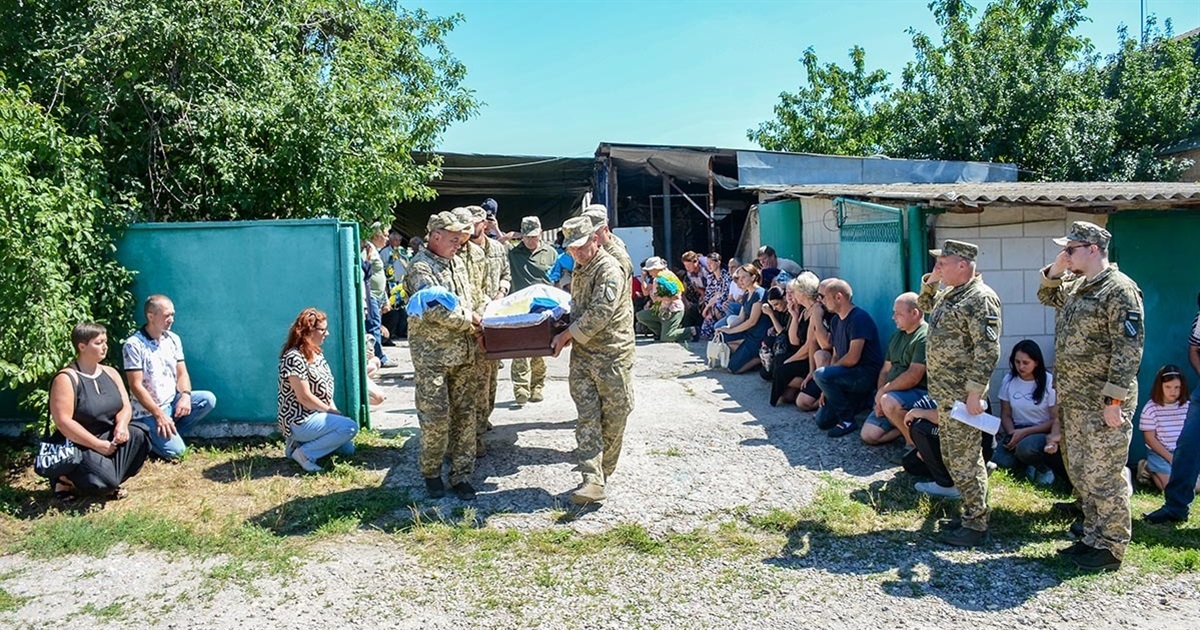 Він залишив порожнечу, яку нічим не заповнити - у Кагарлику прощалися із воїном Олександром Ряськом