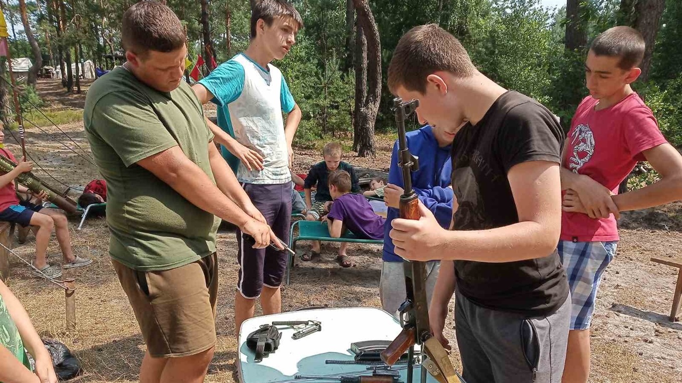 «Кузня патріотів» таборується на воронківському озері – це чергове випробування для дітей регіону