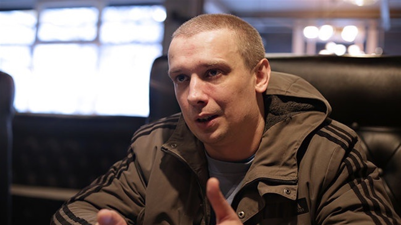 «В здании ФСБ в Ростове два месяца был прикован к стене». 7 цитат экс-пленного Дениса Секацкого
