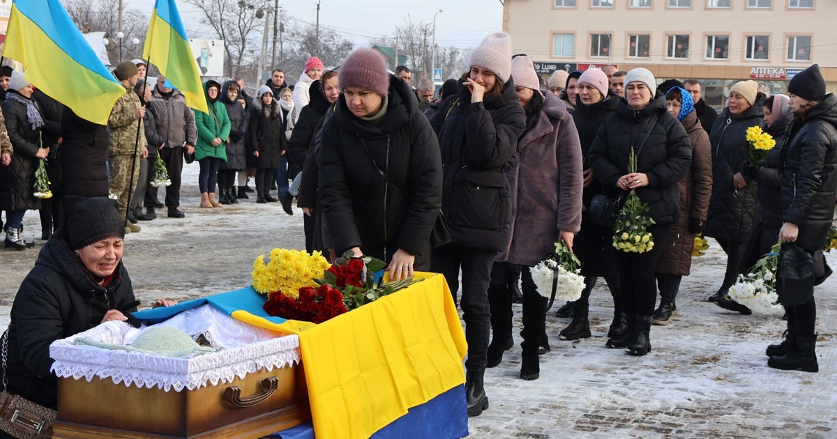 У Сарнах попрощалися з головним сержантом Миколою Власюком