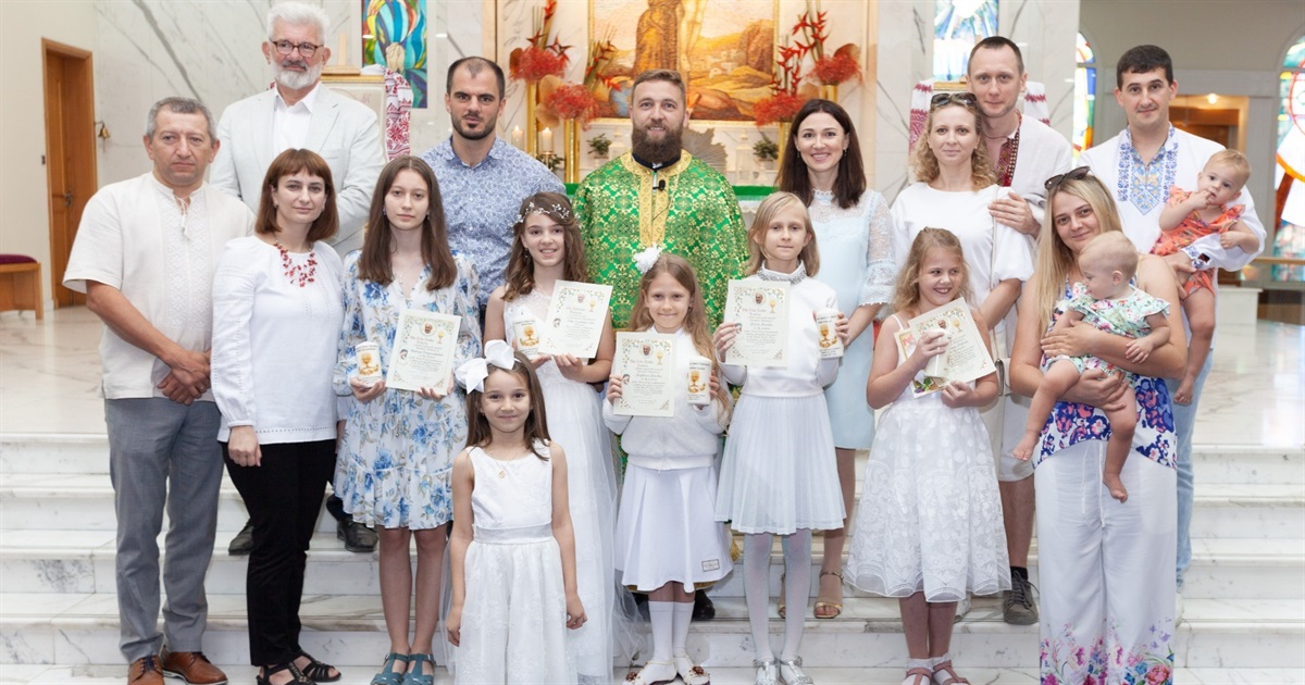 Урочисте Святе Причастя для дітей уперше відбулося в українській громаді ОАЕ