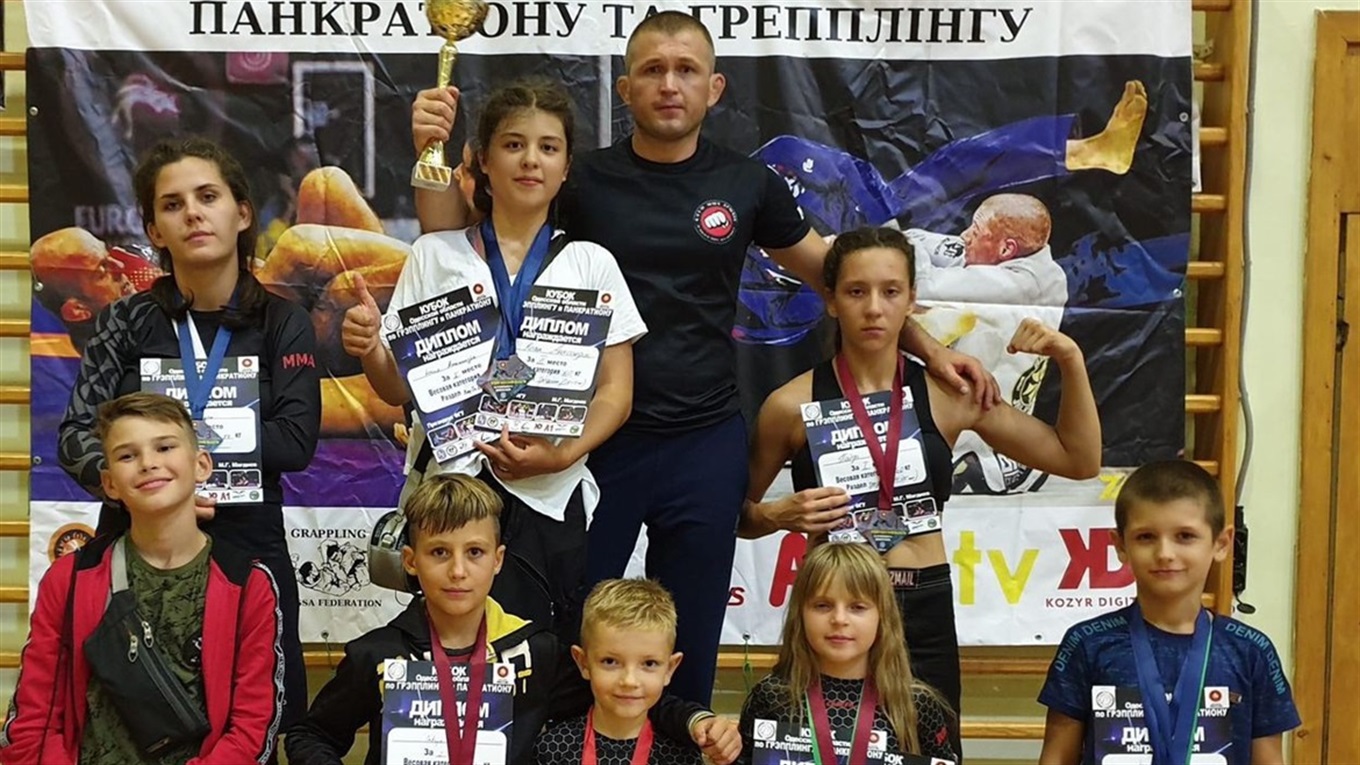 Спортсмены измаильского бойцовского клуба привезли домой 11 медалей