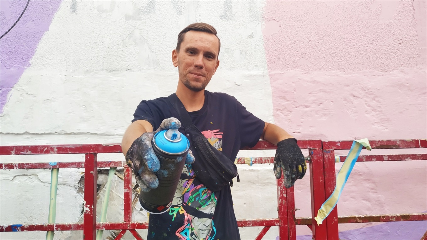 Я создаю муралы в городах Донбасса. Вот что заставляет меня рисовать на многоэтажках и троллейбусах