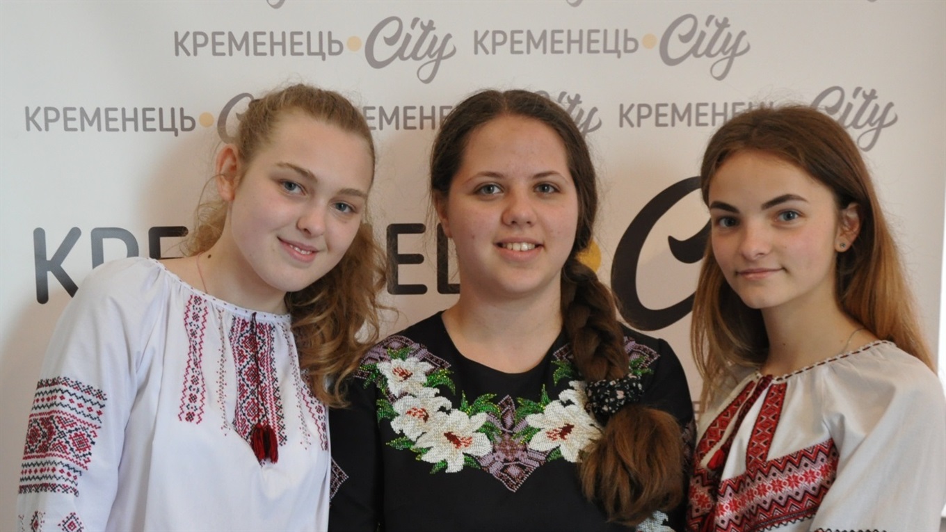 Фото: Кременчани у вишиванках і вишиванки у соцмережах