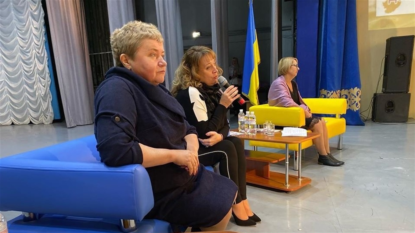 Жінки можуть все: як пройшов форум “Роль жінки в зоні ООС” у Волновасі