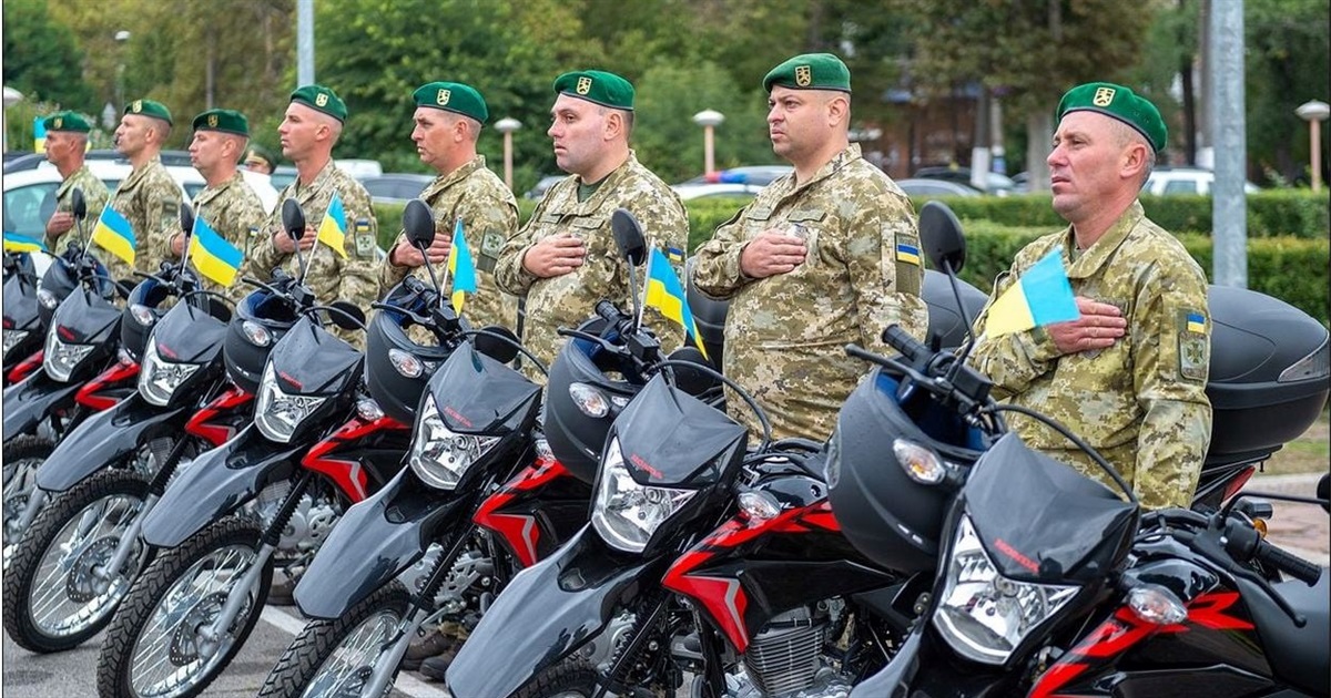 Пограничники Измаильского отряда получили новый кроссовер и мотоциклы