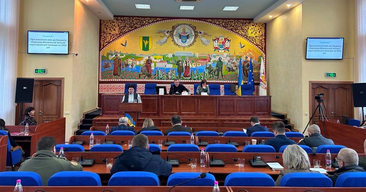 Дотація, субвенція та пожежний автомобіль: депутати у Звягелі зібралися на позачергову сесію