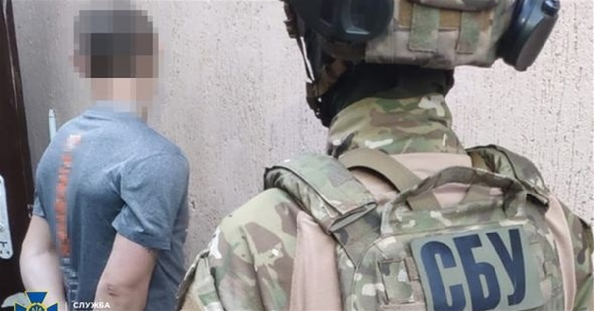 На Житомирщині викрили трьох "чорних зброярів", які намагались продати криміналітету трофейну зброю