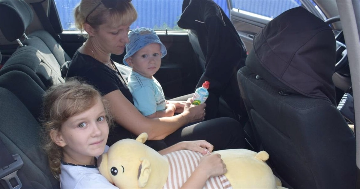 Хочу виїхати з Донецької області, але я не маю друзів чи рідних в інших регіонах. Шукаємо варіанти