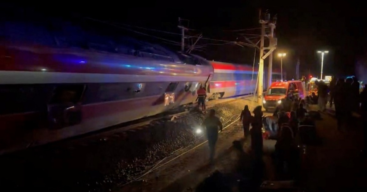 В Іспанії зіткнулися два поїзди. Загинуло 39 людей — що відомо