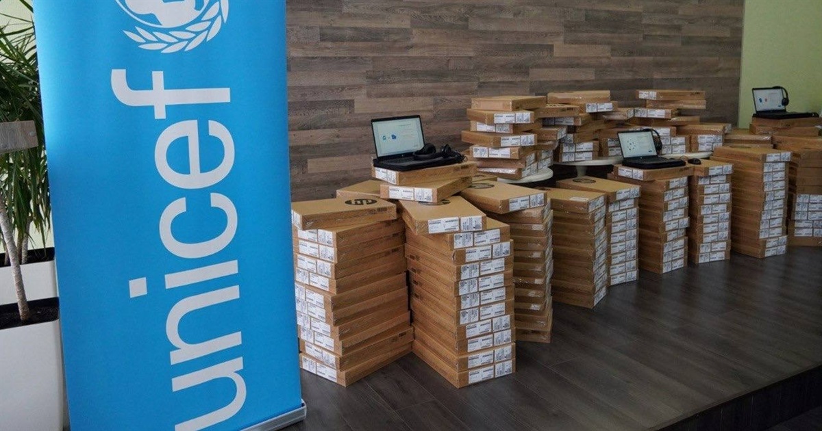 Школярі прикордоння Сумщини та Білопільщини зокрема отримали ноутбуки