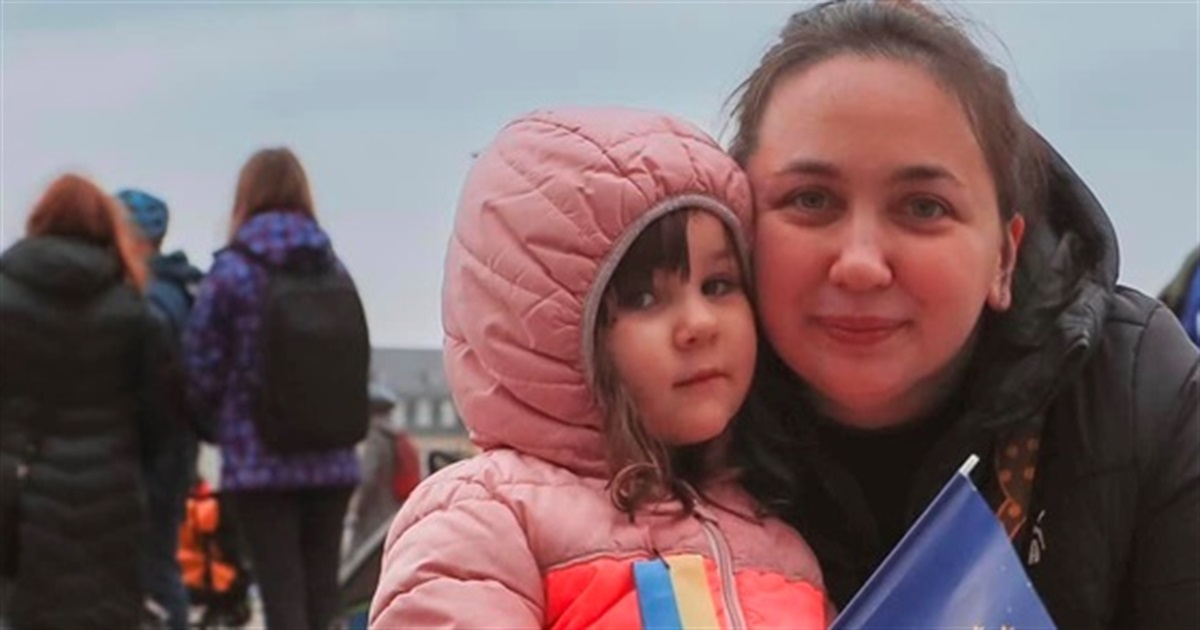 Ми спали, коли у наше кафе влучив снаряд. Мій чоловік їздив в окупований Маріуполь поховати батька