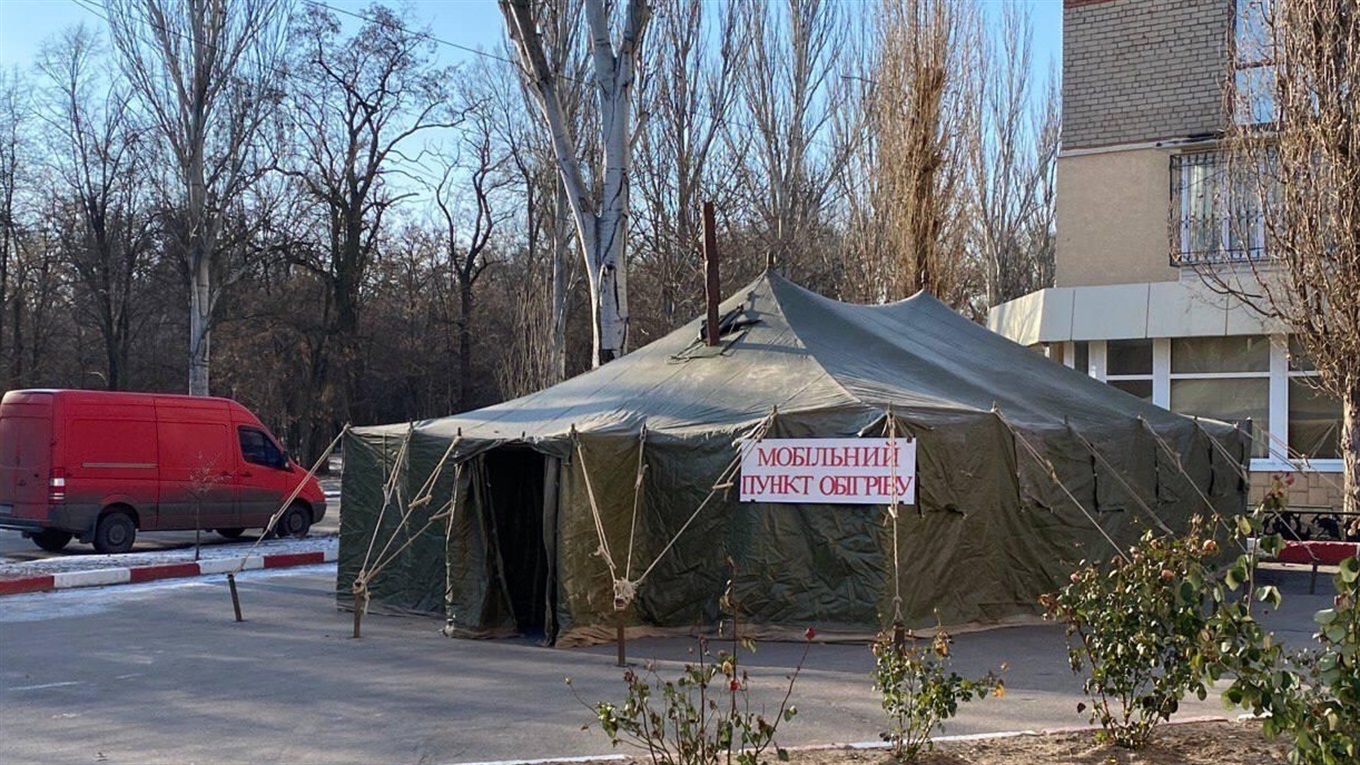 Спасатели зовут погреться и выпить горячего чая 