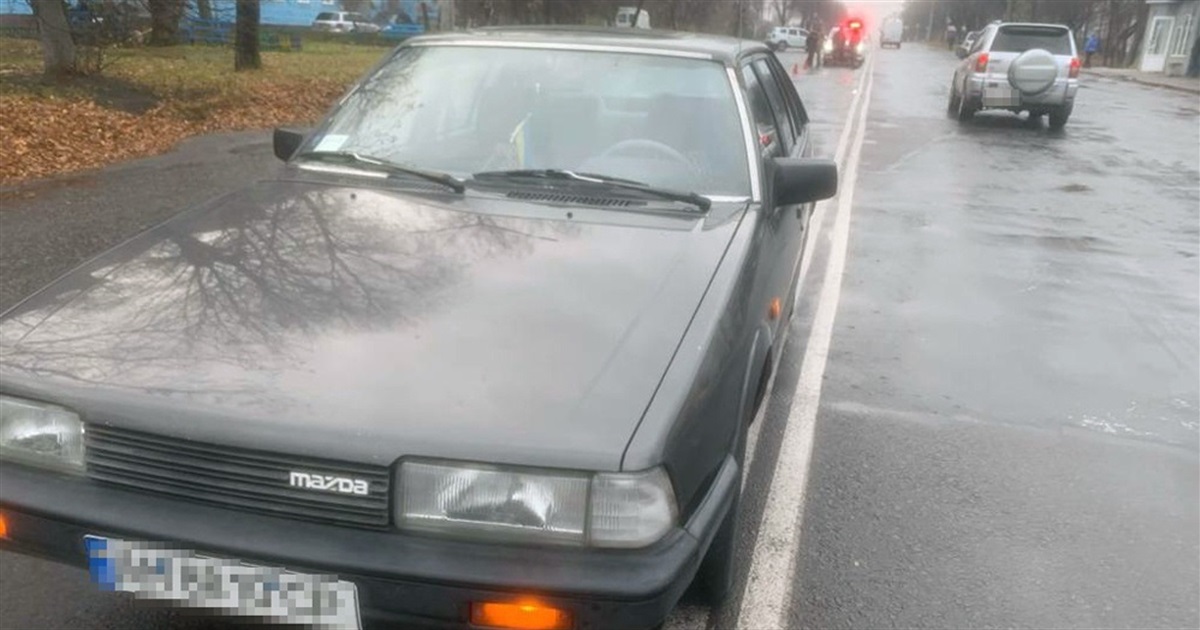 Звягельські слідчі шукають свідків та очевидців ДТП — "Mazda" збила велосипедиста