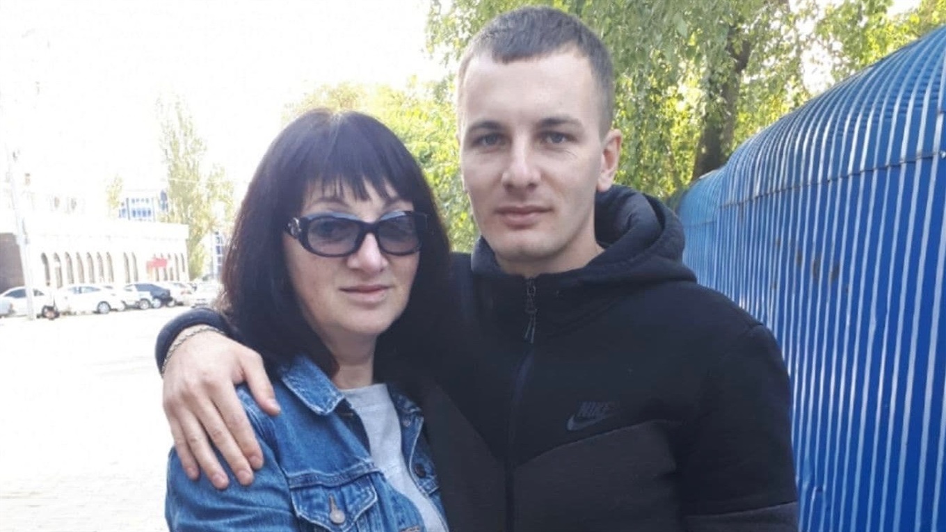 Елена Захарова освободила сына из плена в "Изоляции". Писала Путину и потратила тысячи долларов