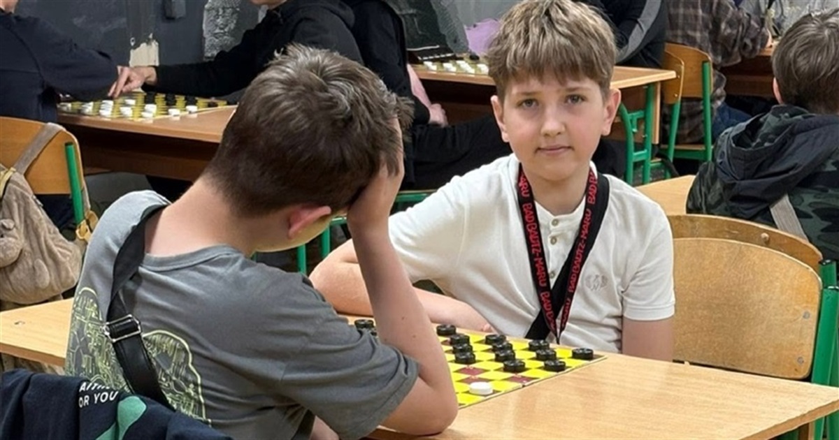 Калинівчанин представляє Україну на молодіжному чемпіонаті Європи з шашок-100