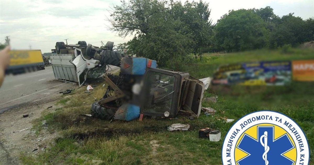 На Черкащині сталось ДТП: зіштовхнулись трактор та вантажівка