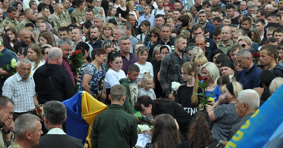 У Сарнах попрощалися з трьома бійцями «Поліських вовків»