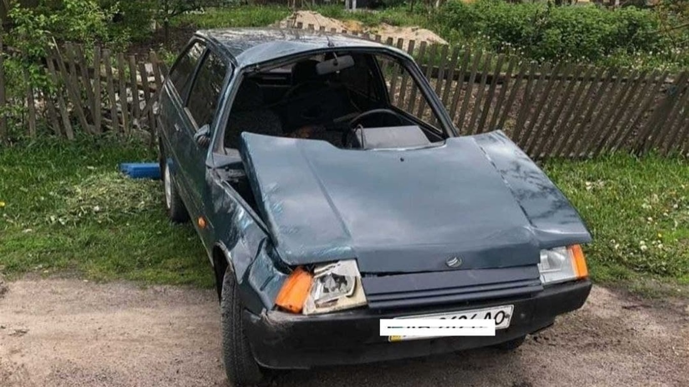 Штрафи не лякають: п’яний водій у Жмеринці перекинувся в авто і покинув ТЗ на узбіччі