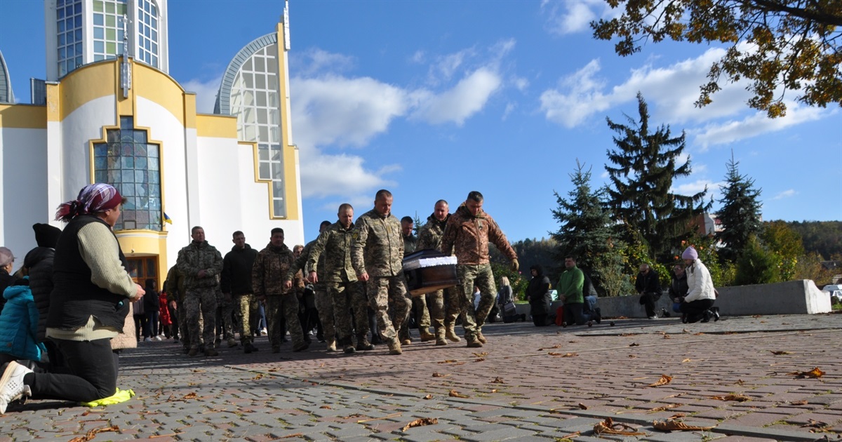 Чортків і Заводське зустріли на колінах загиблого Героя Лося Олексія