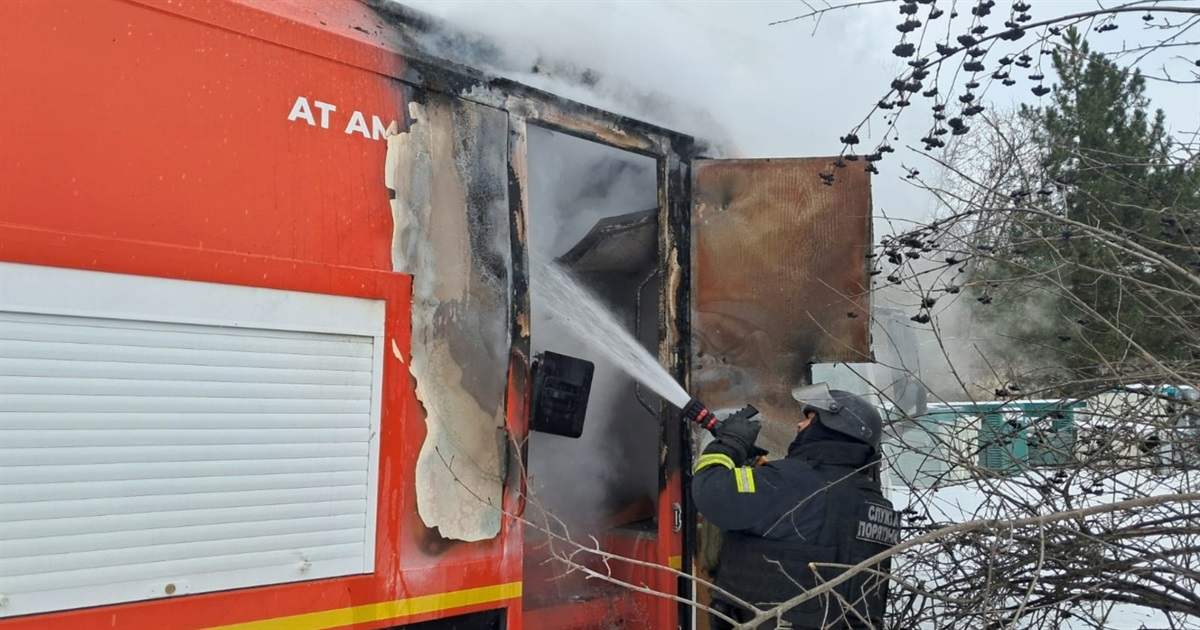 Росіяни вдарили по рятувальниках у Слов'янську. Вони гасили пожежу після обстрілу