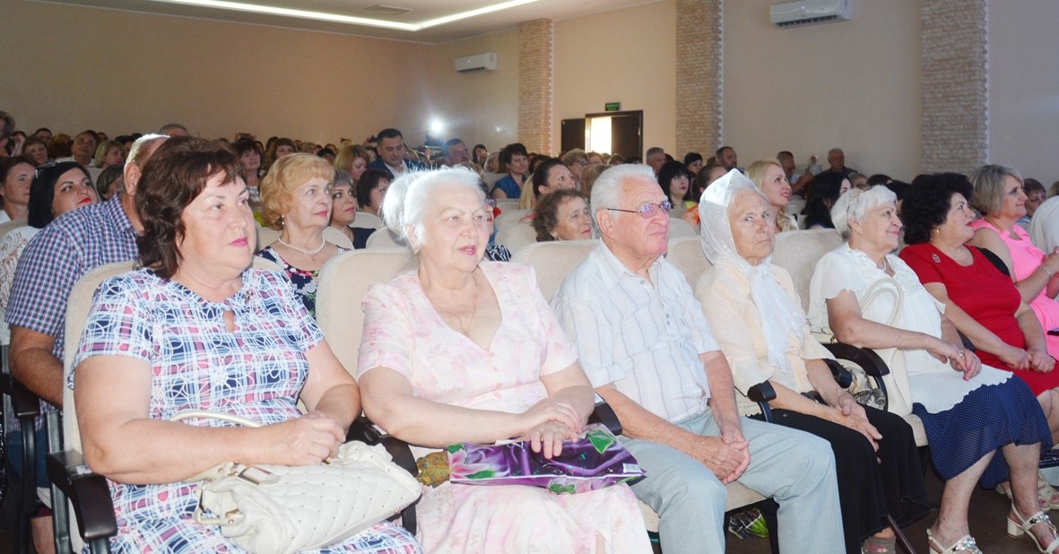 У Покровську вітали медиків регіону