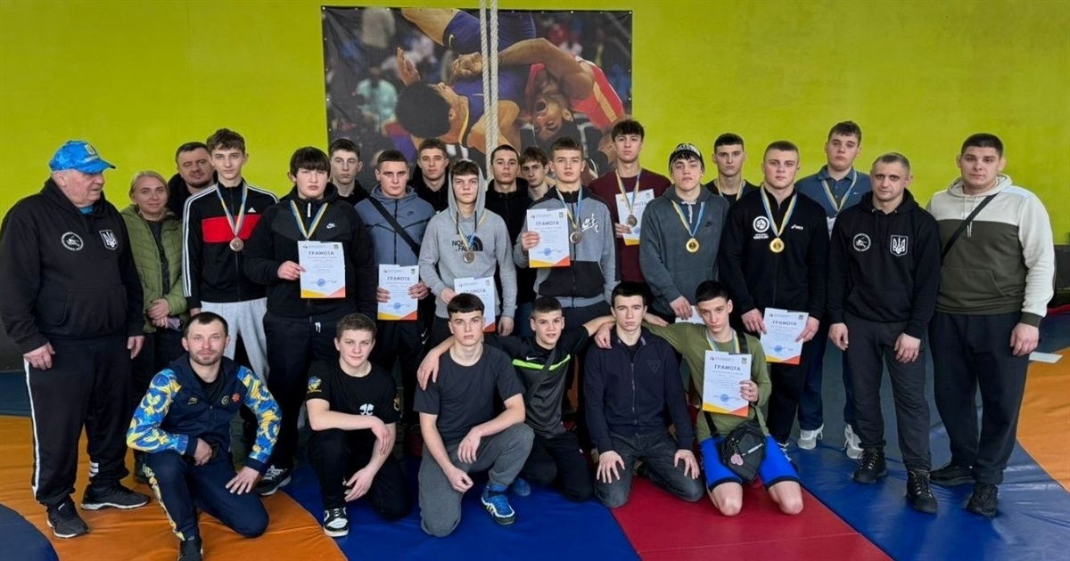 13 медалей вибороли борці зі Жмеринки на чемпіонаті Вінницької області: успішний старт 2025 року