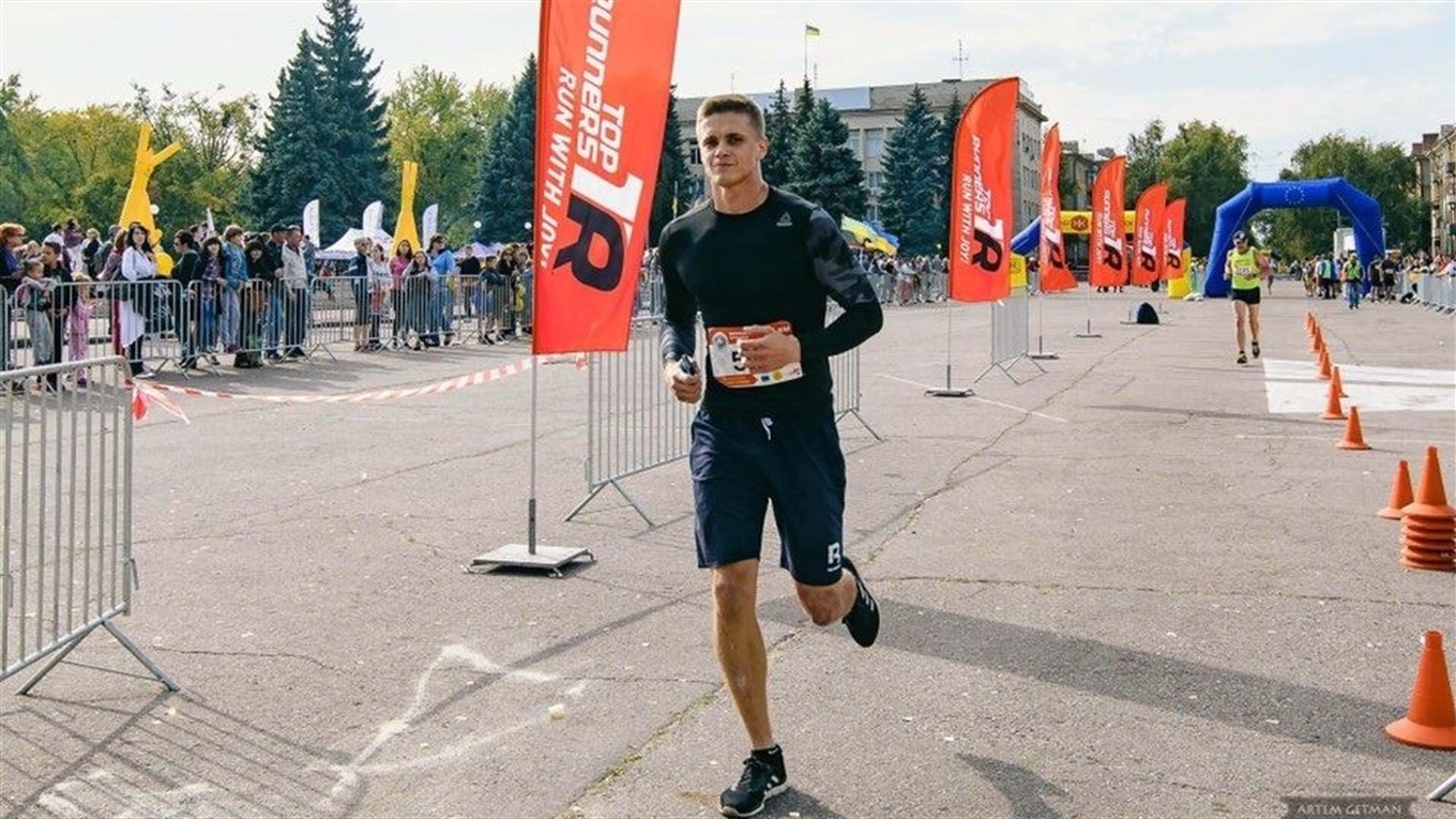 Почему полицейский в Краматорске обучает детвору игре в футбол? Объясняет Александр Глущенко