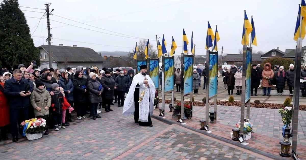 У Брусниці відкрили Алею Слави загиблим Героям