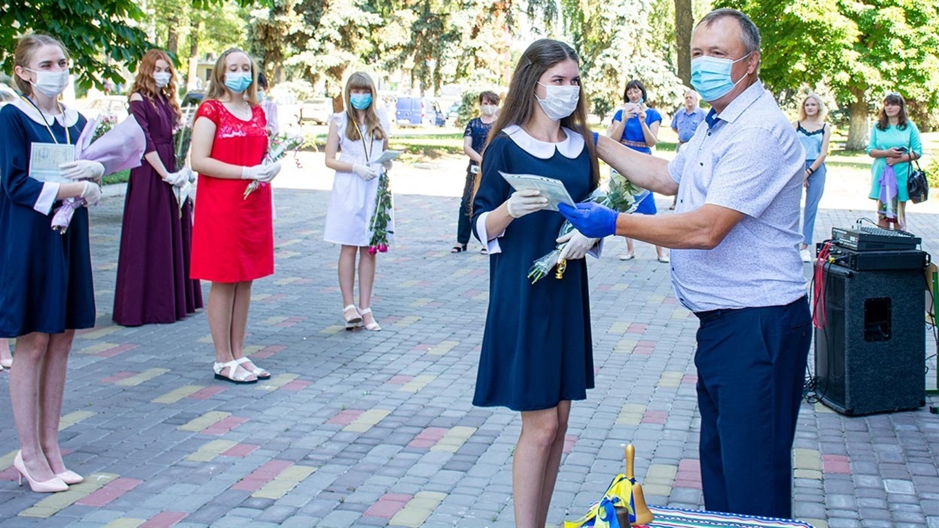 У Кагарлицькому ліцеї урочисто вітали випускників