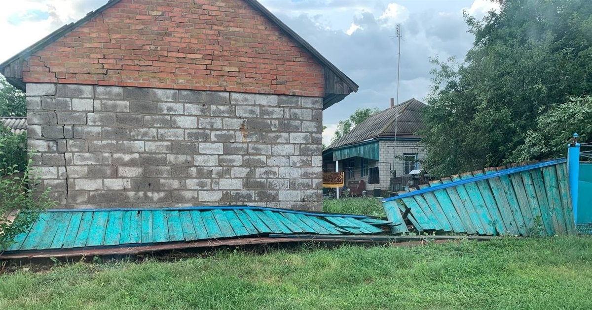 Переяславщину накрила буря: обірвані дроти, розкриті дахи, повалені дерева і паркани