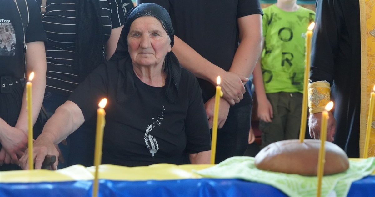 9 місяців марних надій. У Лісогірці попрощалися з сержантом Віктором Лабою