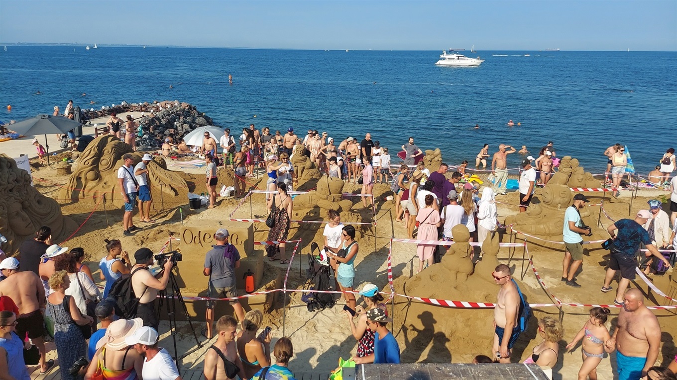 Космос з піску: як минув одеський фестиваль піщаних скульптур