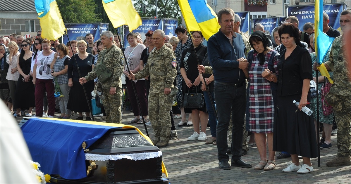 У Сарнах попрощалися зі старшим сержантом «Поліських вовків» Сергієм Головачуком