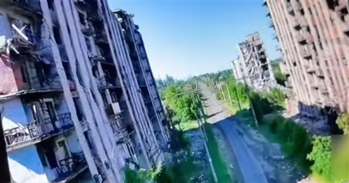 Українські військові показали, як зараз виглядає Бахмут. Це перше відео після окупації