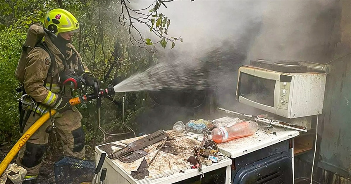 Під час гасіння пожежі у Черняхові на Кагарличчині, Обухівські рятувальники виявили тіло чоловіка