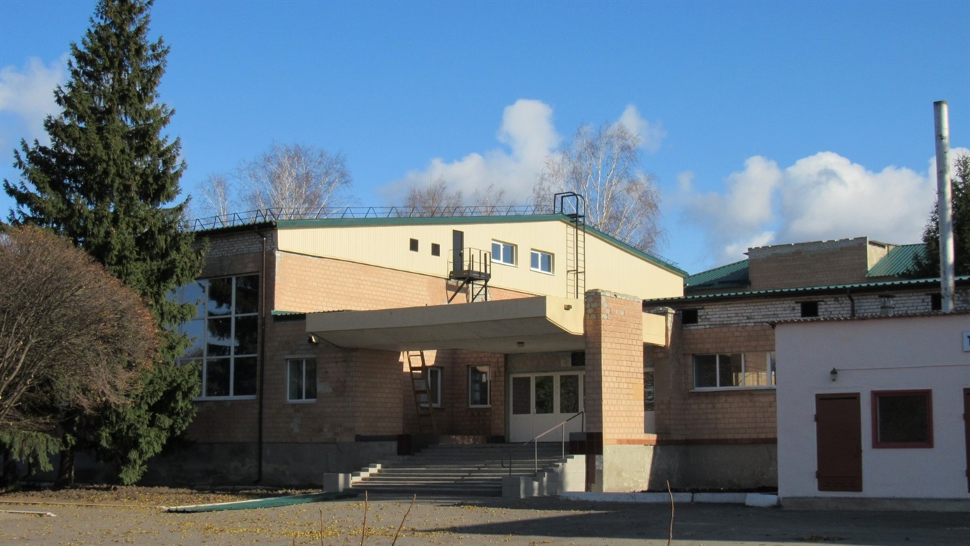 У Сватовому майже відновили восьму школу після буревію, який був у червні 2019: Що там зробили