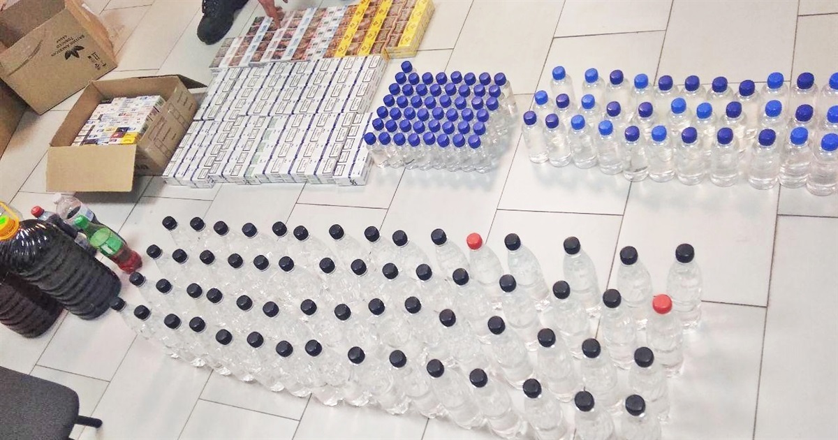 У Рафалівці поліцейські вилучили підробний алкоголь та цигарки
