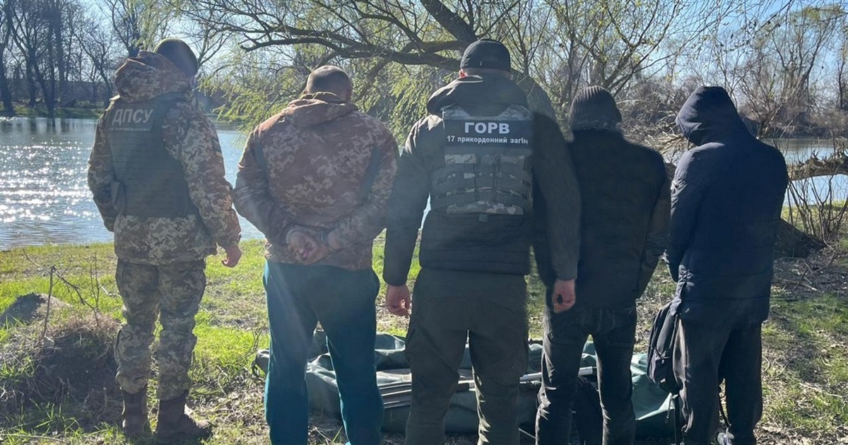 Прикордонники Ізмаїла затримали ухилянтів, які прямували до Румунії на гумовому човні
