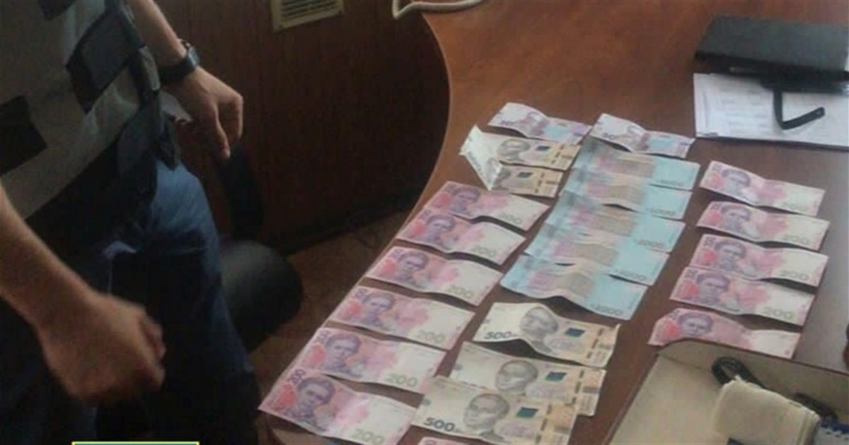 Пропонував 1000 доларів хабаря за закриття справи: на Вознесенщині поліція затримала чоловіка