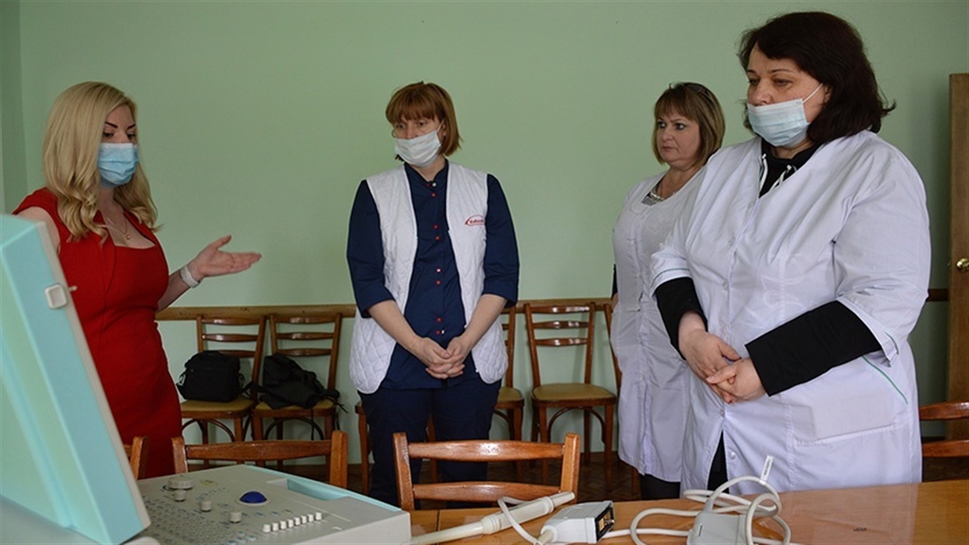 Бізнес-леді зі Сватового подарувала місцевій лікарні апарат УЗД: чим він допоможе пацієнтам