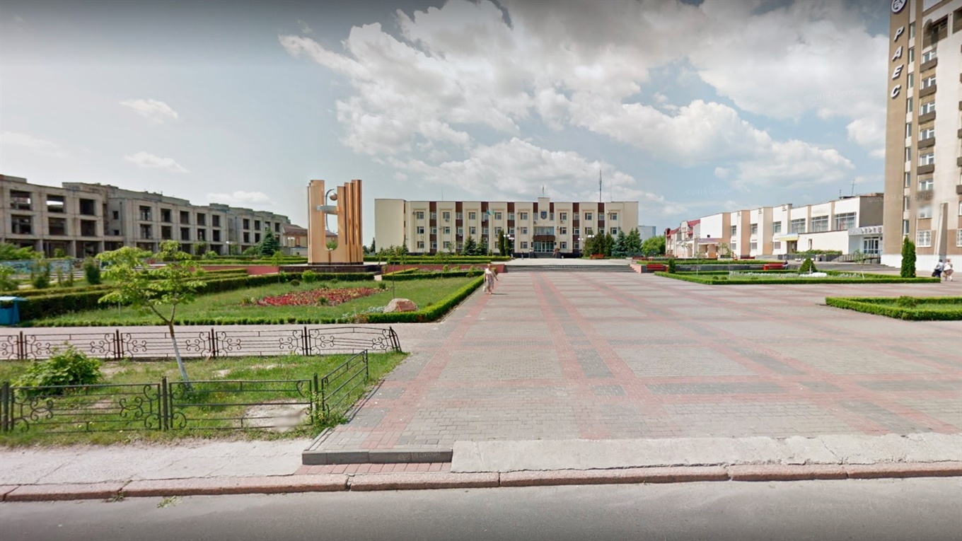 У Вараші підприємці мітингували під міськрадою: просили дозволити торгувати магазинам на ринку