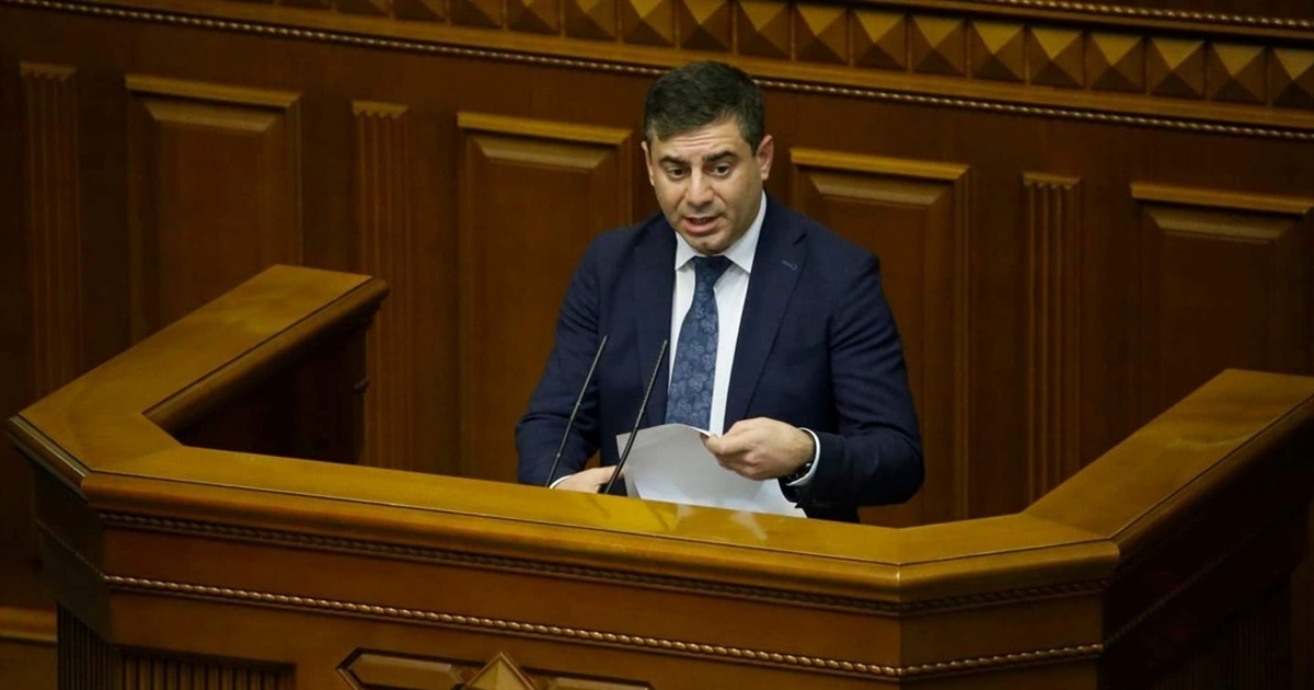 “Місць на кладовищах вистачить усім, а місць у лікарнях, на жаль, ні”, — Дмитро Лубінець