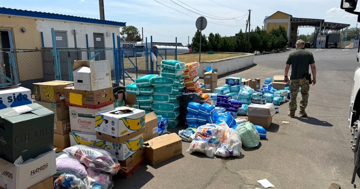 Замість гуманітарки – контрабанда: в пункті пропуску засікли спробу незаконного ввезення товарів
