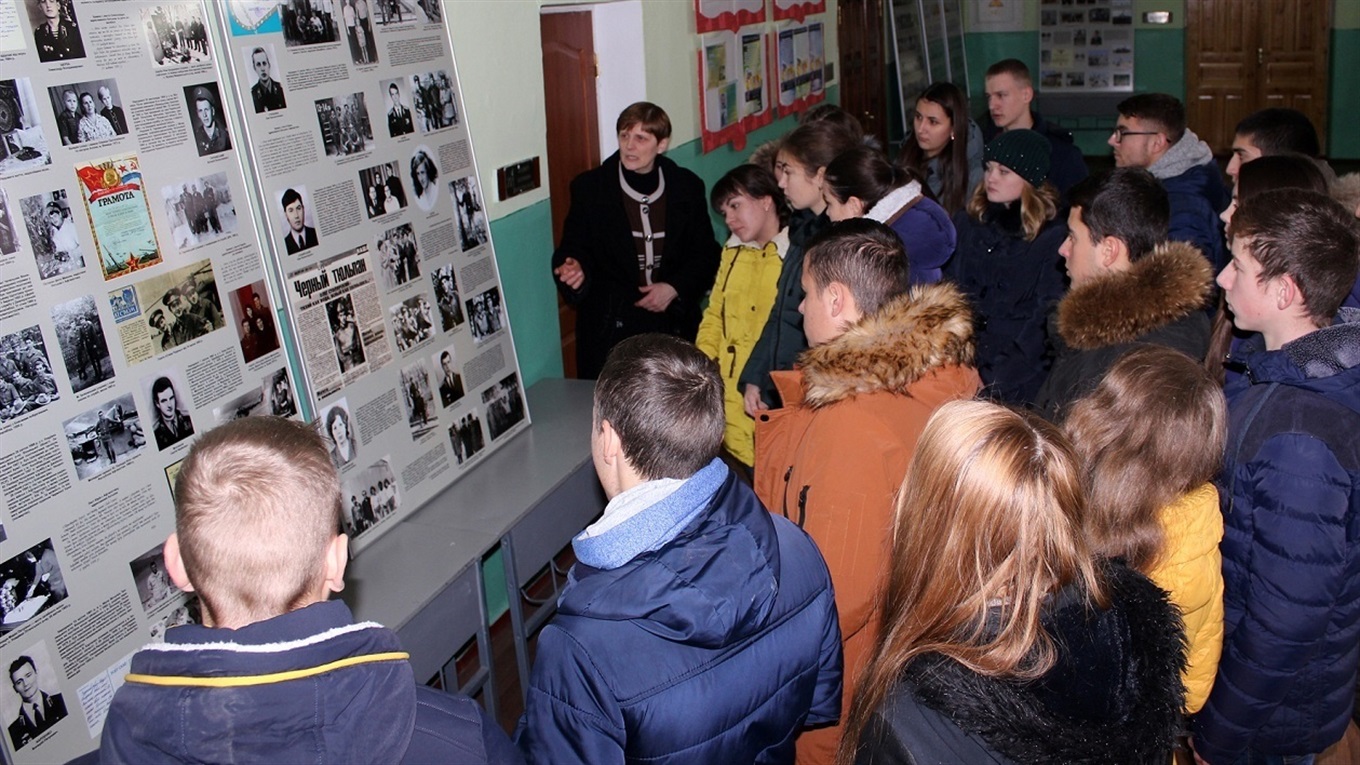 У Гущинцях вшанували пам'ять героїв, які загинули у двох війнах - в Афганістані та на Сході України 