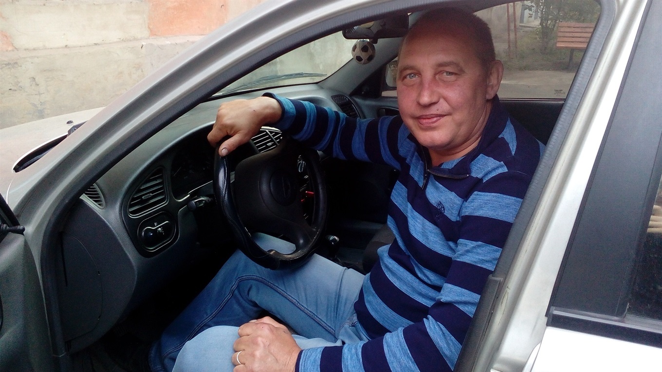 «Глянув у салон, а всі пасажири під сидіннями» -  Сергій Омельченко про особливості роботи водієм